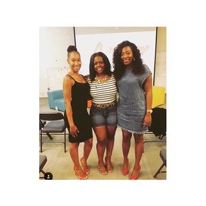 Red pump designed by the brand Mix No. 6 from DSW